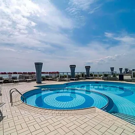 With Shared Pool By Beahost Отель Бибионе